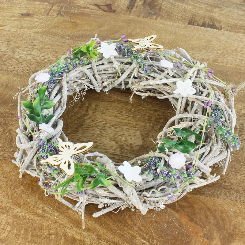Flechtkranz mit Lavendel und Blüten