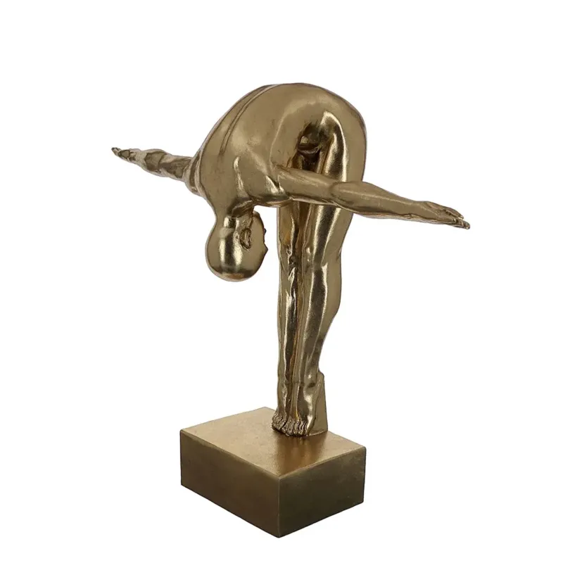 Skulptur – Goldfarbene Optik, Metallische Oberfläche, Dynamische Form, 46.5 cm - Cliffhanger | Gilde
