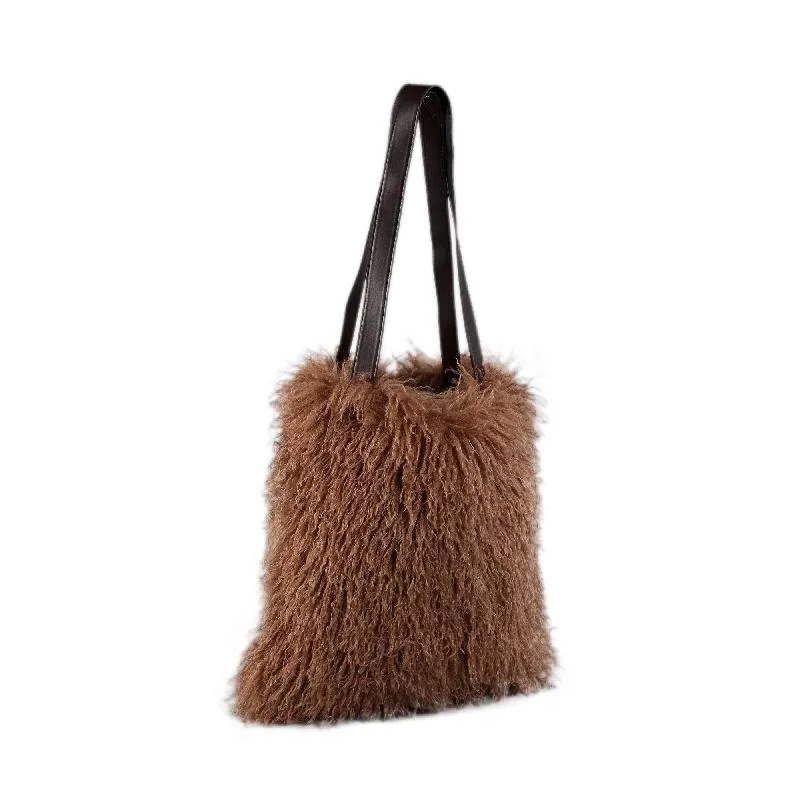 Schultertasche – Kunstfell, Weiche Haptik, Großzügiges Design, Dunkelbraun – Rexx | PTMD