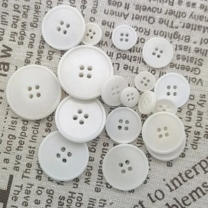 24L-40L Black White Eco-Friendly Tagua Nut Buttons for Knitwear 20pcs White