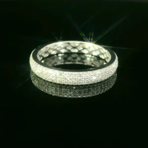 Edler Damenring aus 18 Karat Weissgold – mit 125 funkelnden Diamanten - YZ0003348