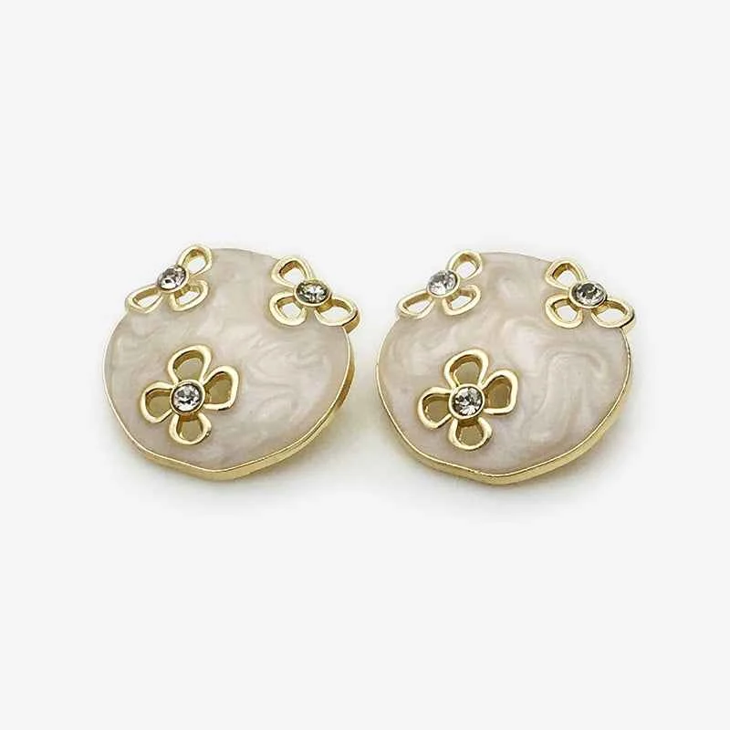 17.5mm/22.5mm Enamel Oval Floral Metal Buttons White