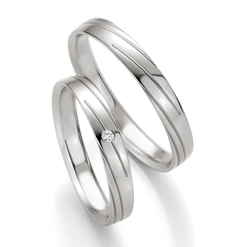 Breuning Trauringe Basic mit einem Diamanten - 48/04224 & 48/04223