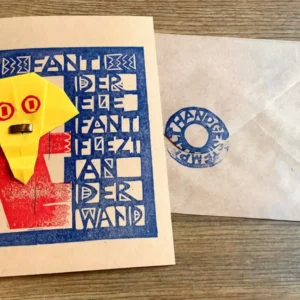 Lustige handgemachte Karte von Flitzpost mit Elefantenkopf aus gefaltetem Papier.