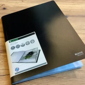 sichtbuch von leitz in schwarz aus Recyclingplastik